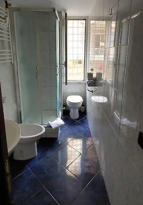 Gemelli Holidays 2: Dual Loft Apartments with Private Courtyard Rome Italy