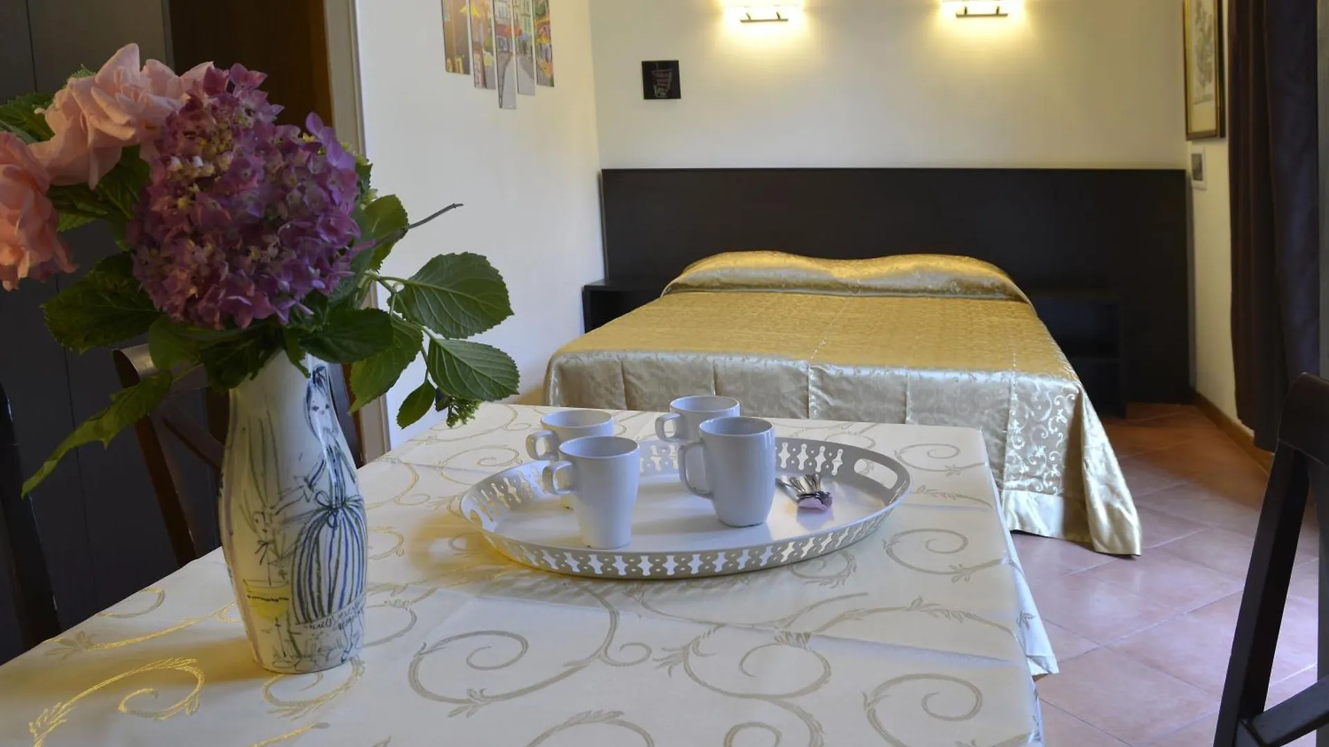 Gemelli Holidays 2: Dual Loft Apartments with Private Courtyard Rome Italy